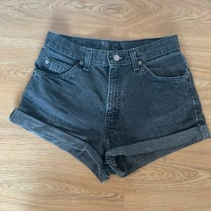 LEVI’S 550 Black High Waisted Jean Shorts SIZE 30